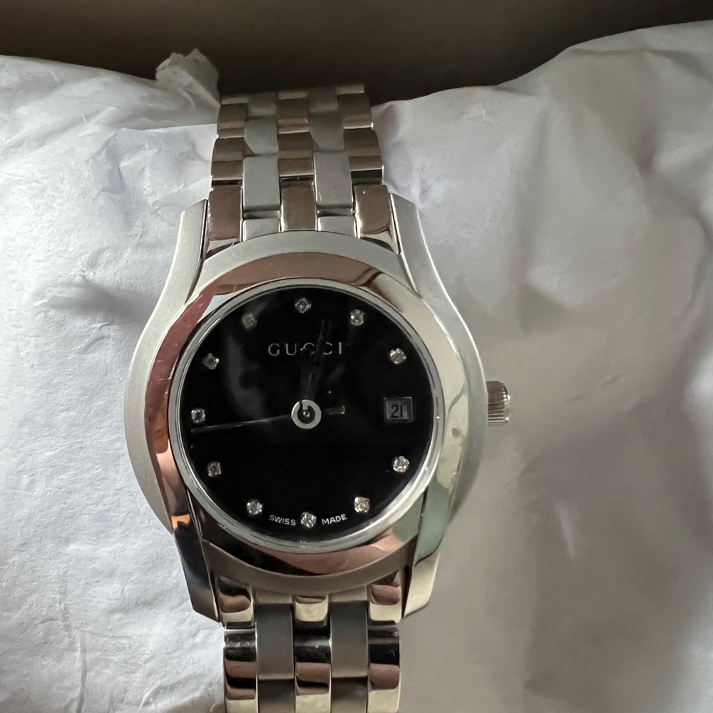⭐️ YEAR END SALE ⭐️ GUCCI DIAMOND WATCH - Picture 5 of 14